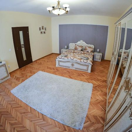 Apartment Luca Poarta Schei Braşov Exteriör bild